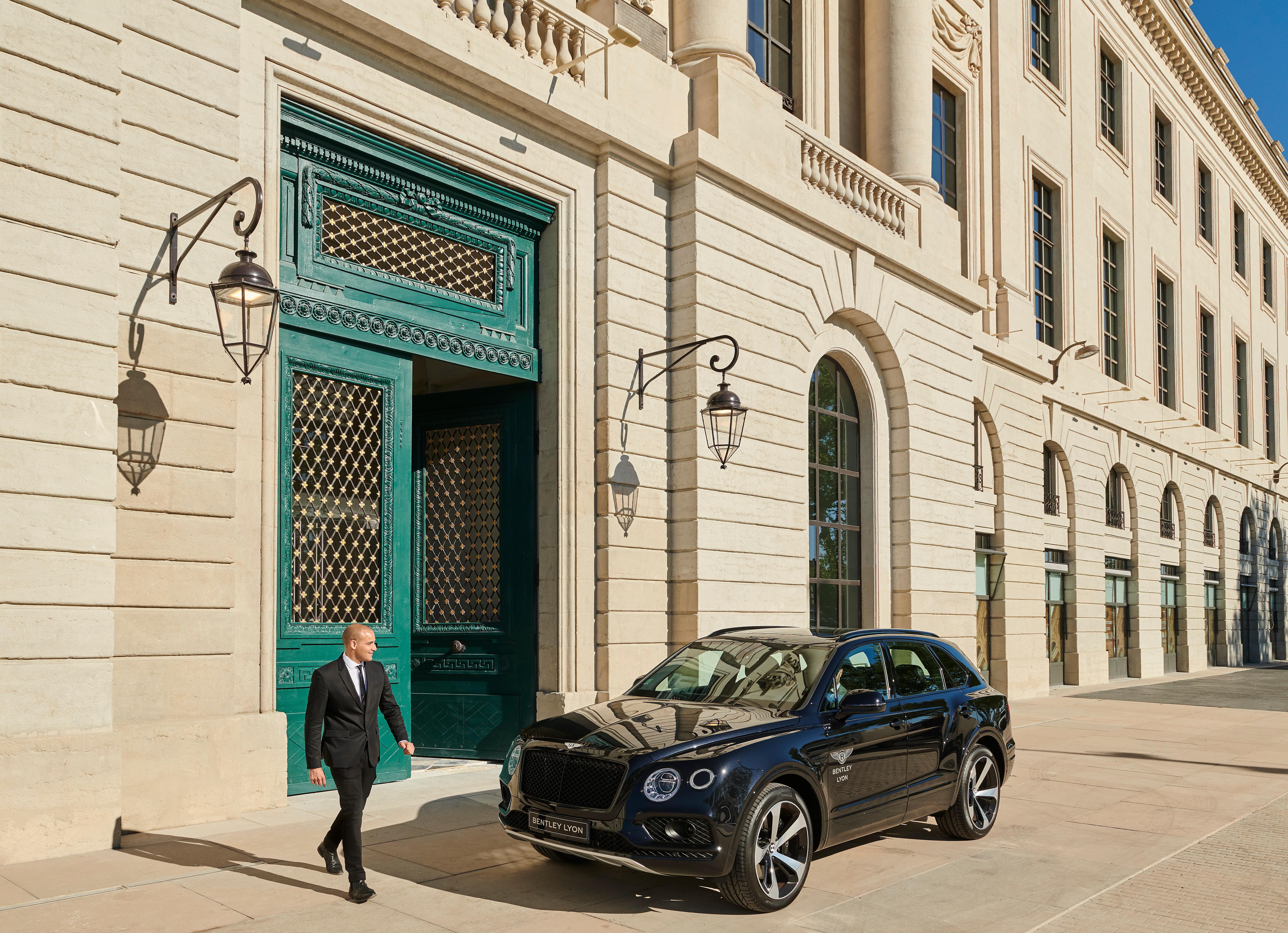 Intercontinental Lyon - Hotel Dieu By Ihg Extérieur photo The Bentley Mulsanne
