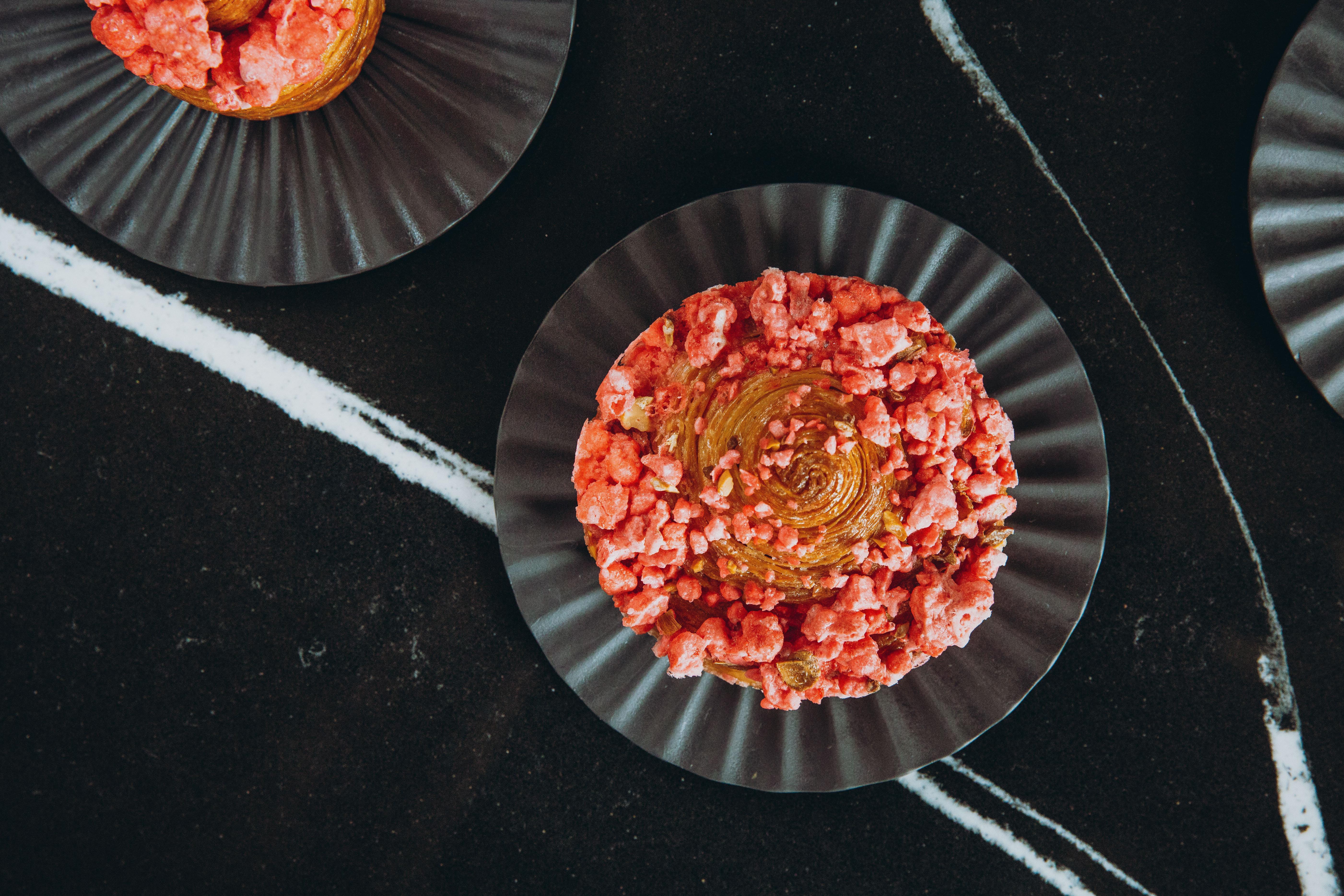 Intercontinental Lyon - Hotel Dieu By Ihg Extérieur photo A strawberry-flavored doughnut