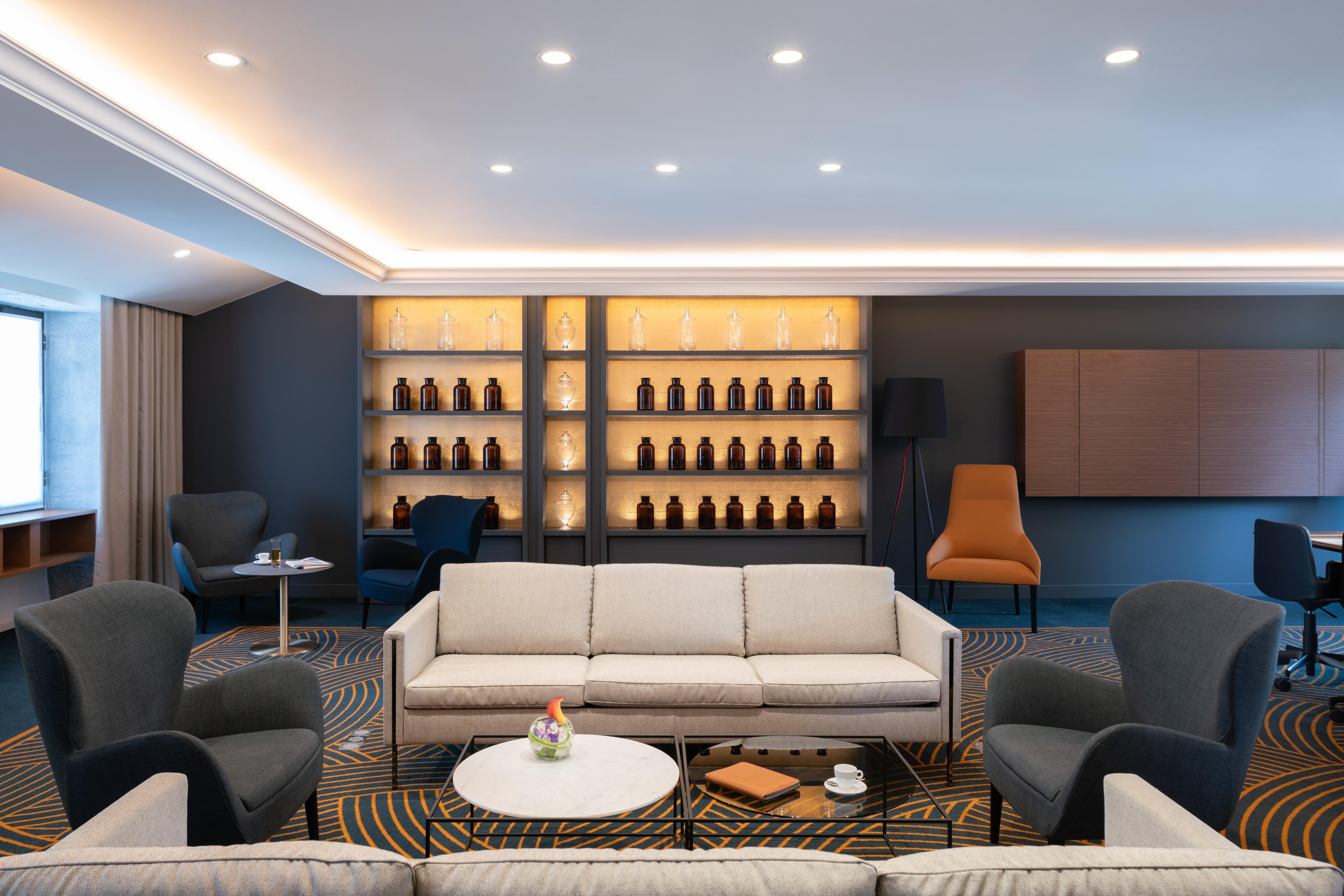 Intercontinental Lyon - Hotel Dieu By Ihg Extérieur photo The lounge at the airport