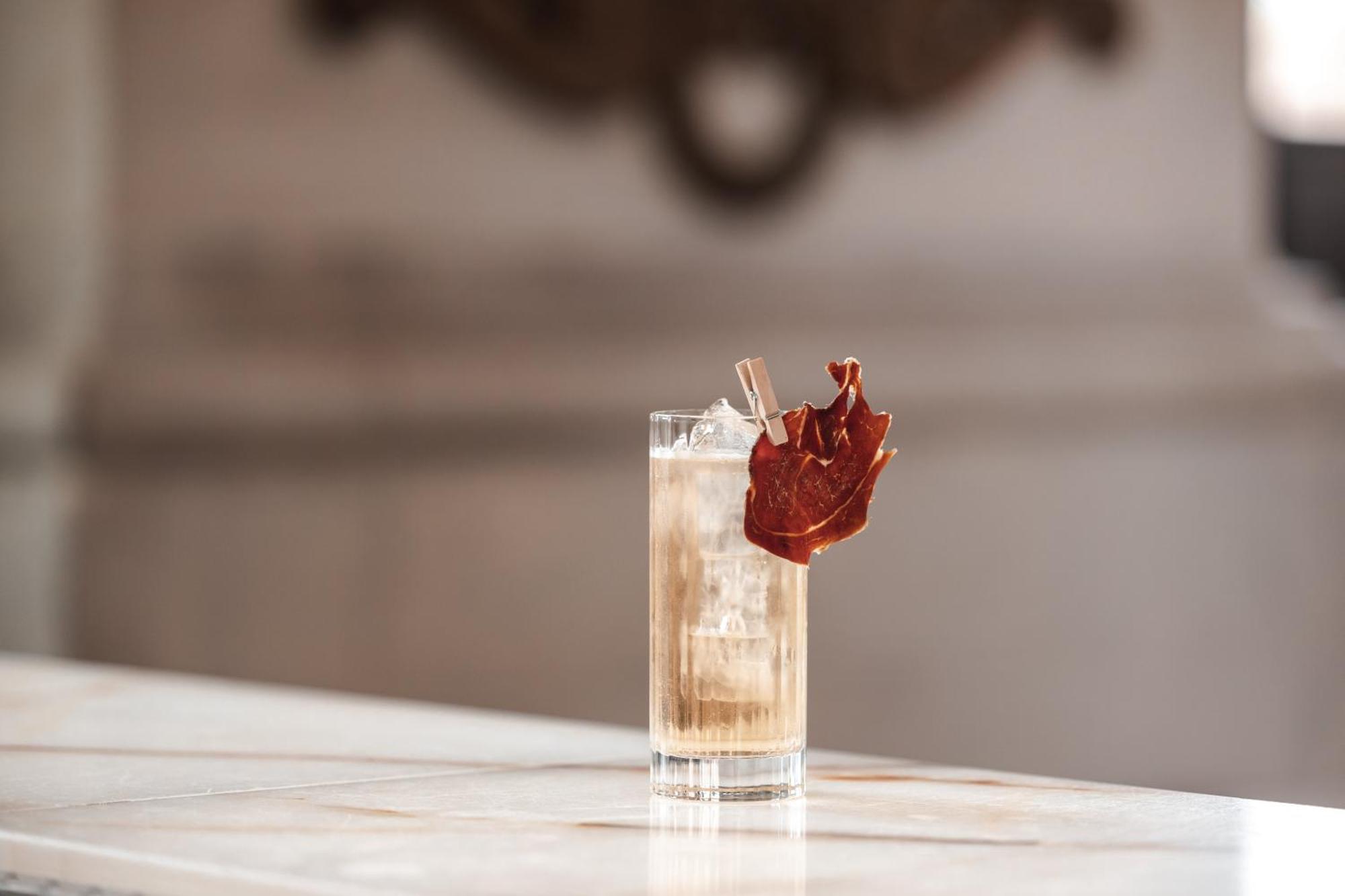 Intercontinental Lyon - Hotel Dieu By Ihg Extérieur photo A maple bourbon old fashioned